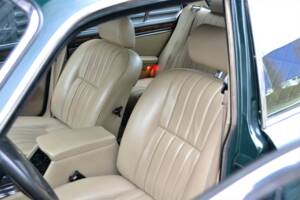 Image 27/29 de Jaguar XJ 12 (1992)