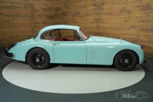 Image 9/19 de Jaguar XK 150 FHC (1958)
