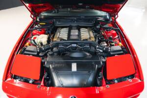 Image 17/33 of BMW 850i (1991)