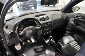 Image 21/27 of Alfa Romeo 147 3.2 GTA (2002)