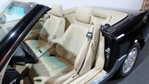 Image 14/26 of Mercedes-Benz 500 SL (1991)