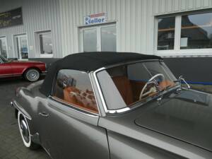 Image 20/26 of Mercedes-Benz 190 SL (1962)