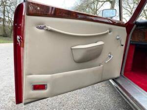 Image 35/50 of Bristol 410 (1967)