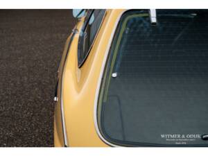 Image 21/50 of Volvo 1800 ES (1972)