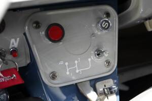 Image 32/43 of Citroën 2 CV Sahara 4x4 (1964)