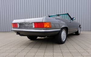 Image 84/96 of Mercedes-Benz 560 SL (1987)