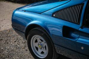 Image 31/41 de Ferrari 308 GTSi Quattrovalvole (1985)