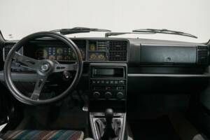 Image 2/46 of Lancia Delta HF Integrale (1988)