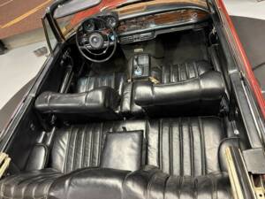 Image 24/49 de Mercedes-Benz 280 SE 3,5 (1971)