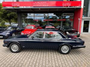 Image 2/20 de Daimler Double Six (1993)