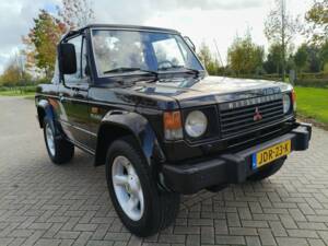 Image 3/8 of Mitsubishi Shogun (1987)
