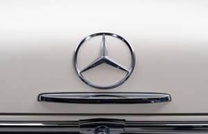 Image 21/41 of Mercedes-Benz 280 SL (1969)