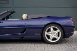 Image 10/50 de Ferrari F 355 Spider (1998)