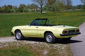 Image 9/24 of Alfa Romeo 1600 Spider (1976)