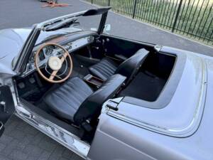 Image 20/36 of Mercedes-Benz 230 SL (1965)