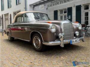 Bild 1/10 von Mercedes-Benz 220 SE Cabriolet (1959)
