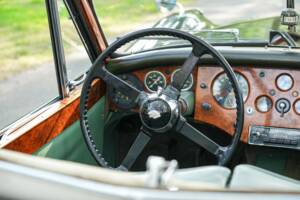 Image 11/50 of Jaguar XK 120 DHC (1953)