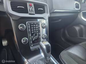 Imagen 26/42 de Volvo V40 D4 R-Design (2014)