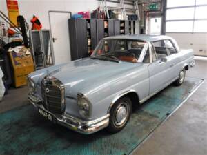 Afbeelding 1/50 van Mercedes-Benz 220 SE b (1963)