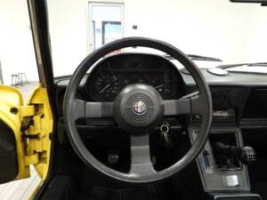 Bild 4/10 von Alfa Romeo 2.0 Spider (1993)