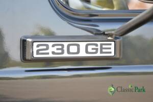 Immagine 37/49 di Mercedes-Benz 230 GE (lang) (1991)