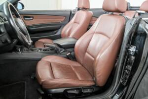 Image 32/50 de BMW 120i (2008)