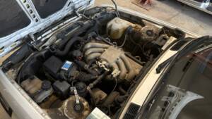 Image 12/29 of BMW 320i (1988)