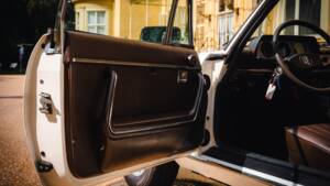 Image 8/33 of Peugeot 504 Coupé (1979)