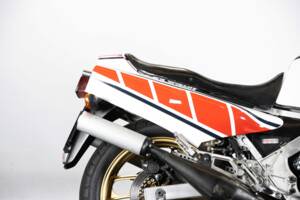 Immagine 9/50 di Yamaha RZV 500 R (1985)
