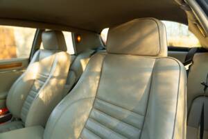 Image 32/50 de Jaguar XJ-S 3.6 (1988)