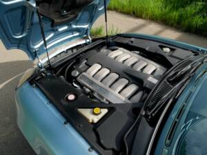 Bild 24/31 von Aston Martin DB 7 Vantage Volante (2001)