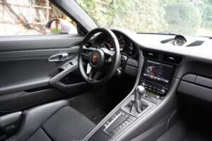 Bild 21/21 von Porsche 911 GT3 Touring (2018)