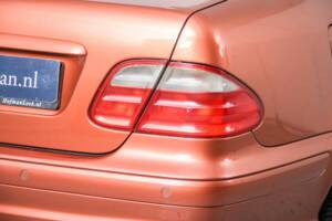 Image 30/50 of Mercedes-Benz CLK 430 (1999)