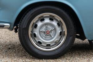 Image 24/50 of Volvo 1800 ES (1972)