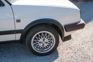 Bild 53/58 von Volkswagen Golf II GTi 1.8 (1988)