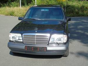 Bild 20/31 von Mercedes-Benz 260 E Lang (1991)