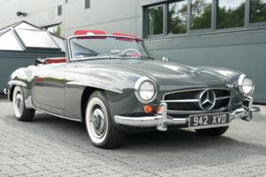 Image 42/50 de Mercedes-Benz 190 SL (1961)