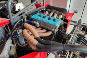 Image 19/50 of Lola T290 (1972)