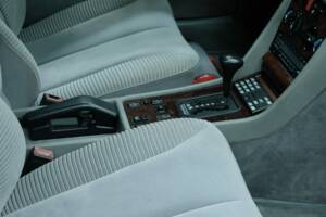 Bild 26/50 von Mercedes-Benz 500 SE (1990)