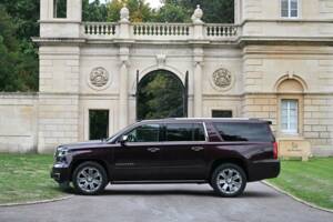 Image 19/50 of Chevrolet Suburban (2017)