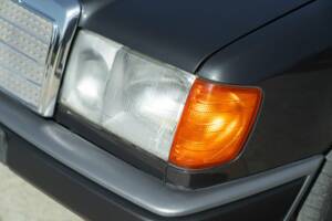 Imagen 11/50 de Mercedes-Benz 200 TE (1993)