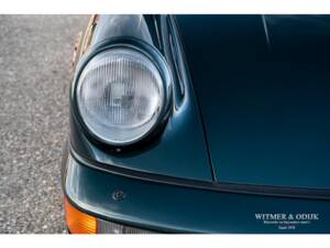 Image 19/42 of Porsche 911 Carrera 4 (1990)