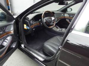 Bild 12/99 von Mercedes-Benz Maybach S 500 (2015)
