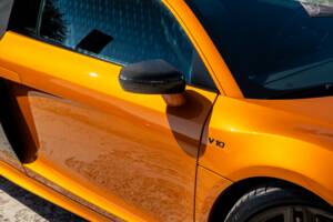 Image 3/36 of Audi R8 V10 (2013)