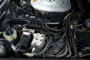 Image 26/30 of Mercedes-Benz 560 SEC (1988)