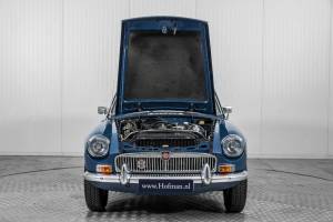 Bild 39/50 von MG MGC GT (1969)