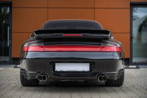 Image 7/63 of Porsche 911 Carrera 4S (2004)