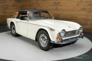 Image 4/19 of Triumph TR 4A (1966)