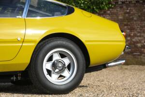 Afbeelding 9/50 van Ferrari 365 GTB/4 Daytona (1971)