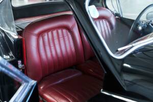 Image 22/47 de Jaguar XK 120 FHC (1954)